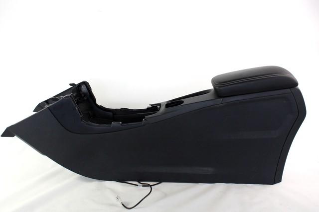 ARMREST, CENTRE CONSOLE OEM N. A2466804250 SPARE PART USED CAR MERCEDES CLASSE B W246 (2011 - 2018) DISPLACEMENT DIESEL 1,8 YEAR OF CONSTRUCTION 2012