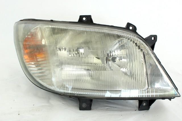 HEADLIGHT RIGHT OEM N. A9018201161 SPARE PART USED CAR MERCEDES SPRINTER W901 (1995 - 2006) DISPLACEMENT DIESEL 2,7 YEAR OF CONSTRUCTION 2000