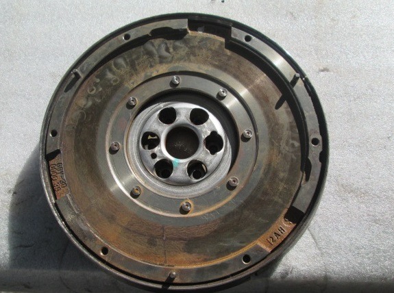 TWIN MASS FLYWHEEL OEM N. 3M51-6477-CF SPARE PART USED CAR FORD FOCUS BER/SW (2005 - 2008) DISPLACEMENT 16 DIESEL YEAR OF CONSTRUCTION 2007