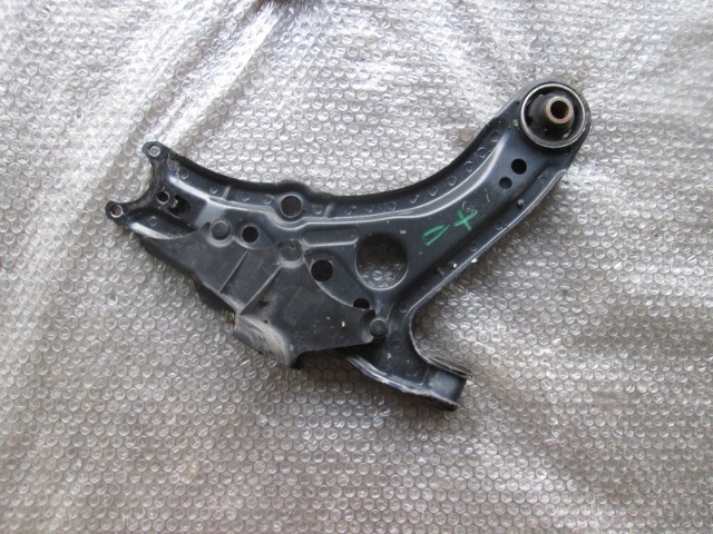 WISHBONE, FRONT RIGHT OEM N. 6N0407151B ORIGINAL PART ESED VOLKSWAGEN POLO (11/1994 - 01/2000)BENZINA 10  YEAR OF CONSTRUCTION 1997