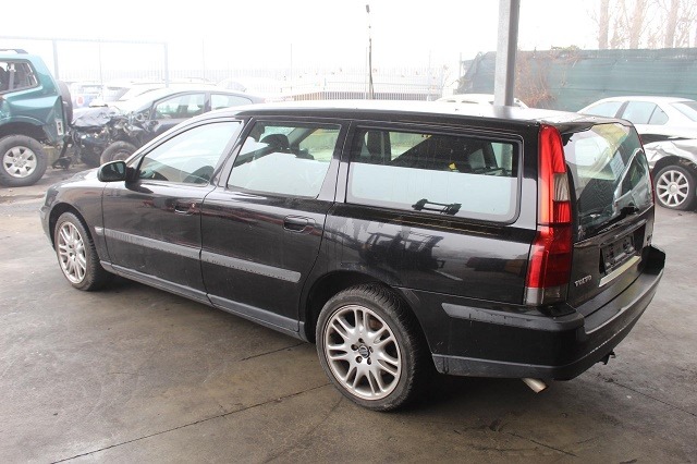 VOLVO V70 SW 2.5 D 103KW 6M 5P (2000) RICAMBI IN MAGAZZINO