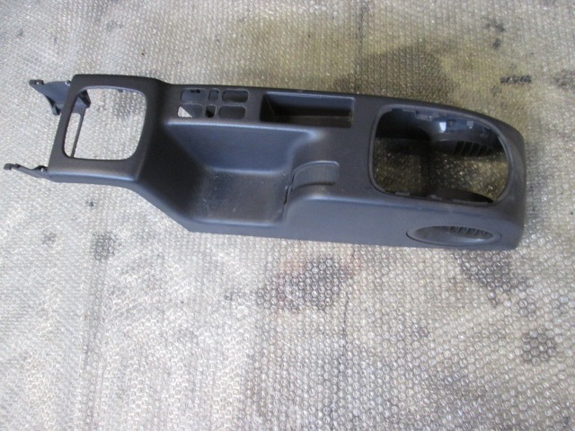TUNNEL OBJECT HOLDER WITHOUT ARMREST OEM N. A1686894508  ORIGINAL PART ESED MERCEDES CLASSE A W168 V168 RESTYLING (2001 - 2005) BENZINA 19  YEAR OF CONSTRUCTION 2002
