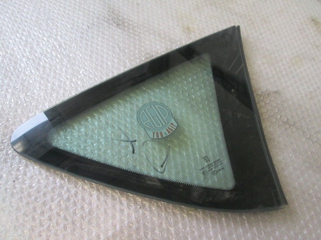 FIXED DOOR WINDOW, RIGHT OEM N. 865301F000 SPARE PART USED CAR PEUGEOT 407 BER/SW (2004 - 06/2008) DISPLACEMENT 20 DIESEL YEAR OF CONSTRUCTION 2005