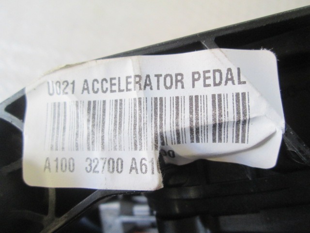 PEDALS & PADS  OEM N. A10032700A616 ORIGINAL PART ESED KIA CEE'D (DAL 2012)DIESEL 16  YEAR OF CONSTRUCTION 2013