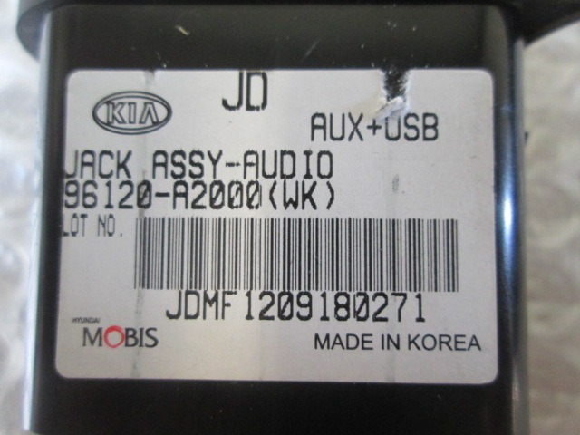 PORTA USB / AUX OEM N. 96120 A2000WK SPARE PART USED CAR KIA CEE'D (DAL 2012) DISPLACEMENT 16 DIESEL YEAR OF CONSTRUCTION 2013