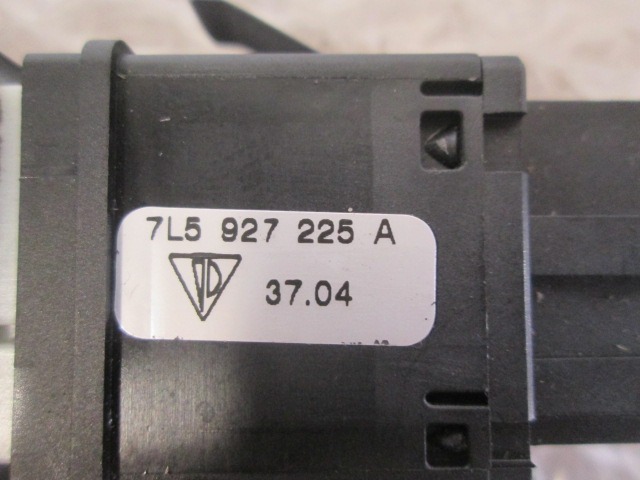 VARIOUS SWITCHES OEM N. 7L5927225A ORIGINAL PART ESED PORSCHE CAYENNE (2003 -2008) BENZINA 45  YEAR OF CONSTRUCTION 2004