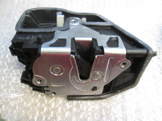CENTRAL REAR RIGHT DOOR LOCKING OEM N. 51227202148 ORIGINAL PART ESED BMW SERIE 5 E60 E61 (2003 - 2010) DIESEL 25  YEAR OF CONSTRUCTION 2004