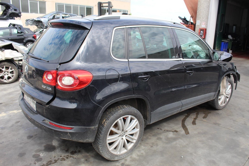 VOLKSWAGEN TIGUAN 2.0 D 4X4 103KW 6M 5P (2009) RICAMBI IN MAGAZZINO