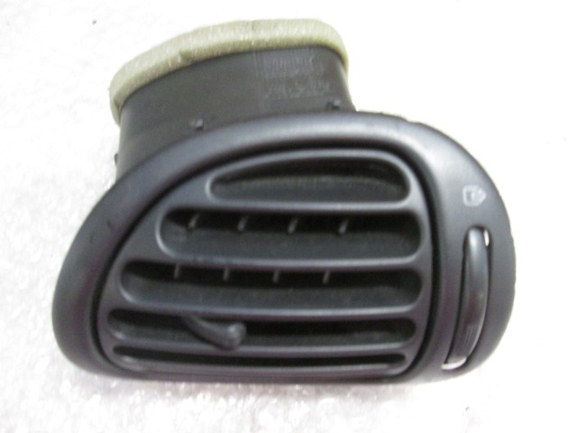 AIR OUTLET OEM N. 82337C2 ORIGINAL PART ESED PEUGEOT 206 / 206 CC (1998 - 2003) BENZINA 14  YEAR OF CONSTRUCTION 2003