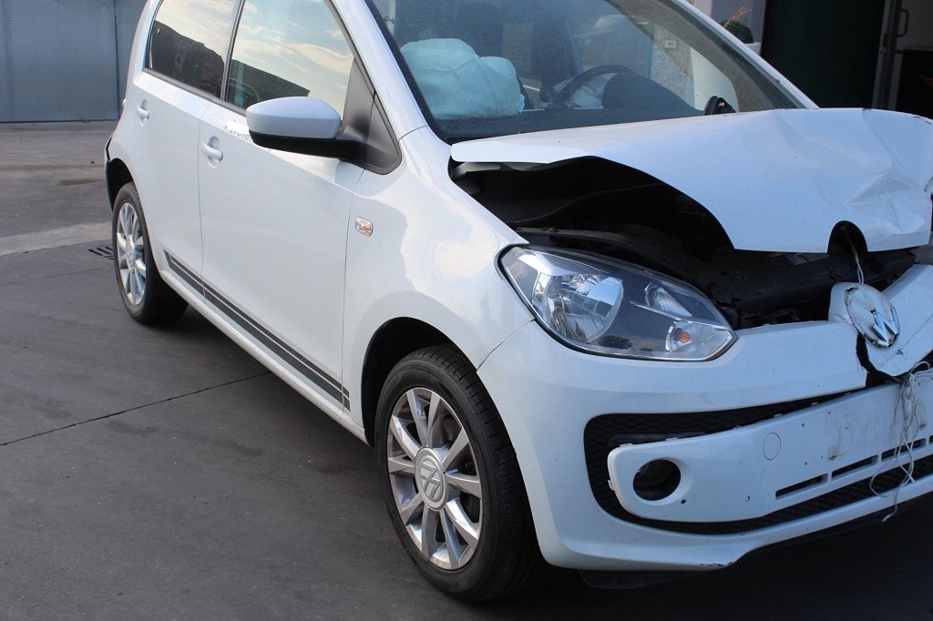 VOLKSWAGEN UP 1.0 B 44KW AUT 5P (2014) RICAMBI IN MAGAZZINO