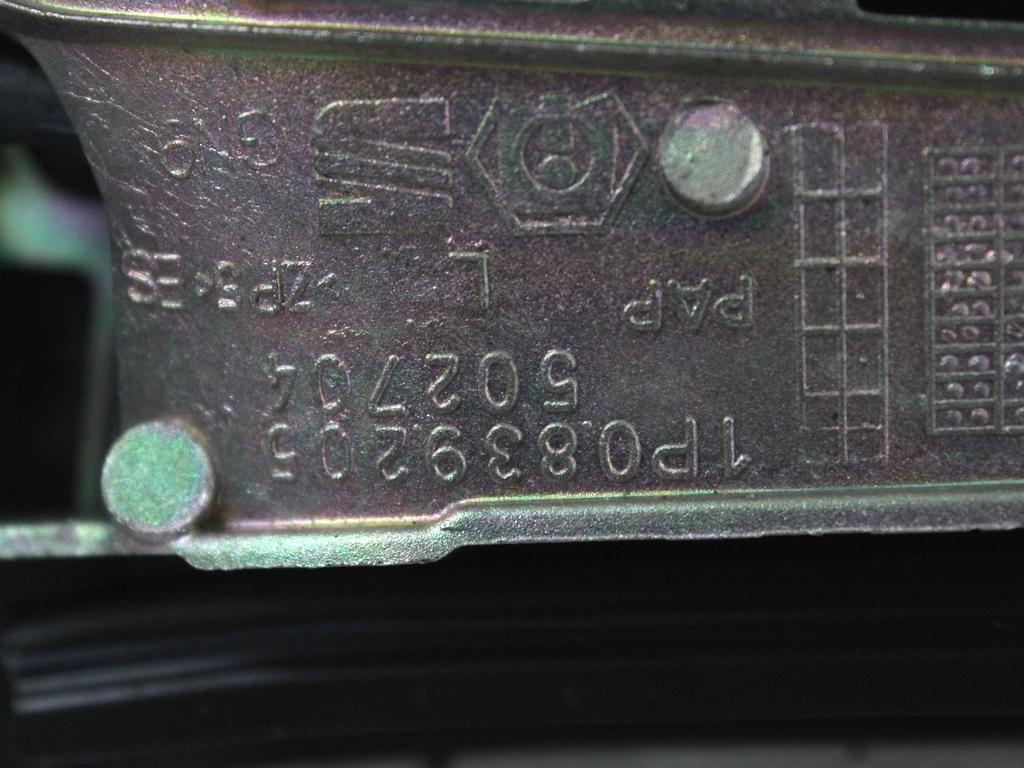 1P0839205 MANIGLIA ESTERNA PORTA POSTERIORE SINISTRA SEAT LEON 1.6 G 75KW 5M 5P (2010) RICAMBIO USATO