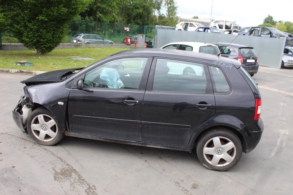 VOLKSWAGEN POLO 1.9 D 74KW 5M 5P (2003) RICAMBI USATI AUTO IN PIAZZALE 