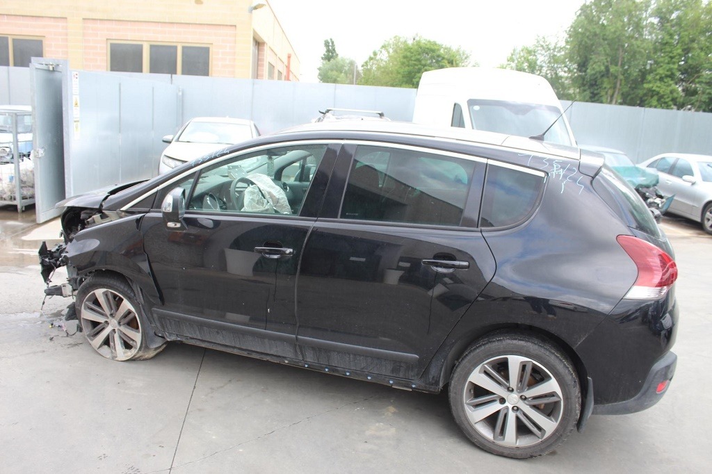 PEUGEOT 3008 1.6 D 84KW 6M 5P (2014) RICAMBI USATI AUTO IN PIAZZALE 