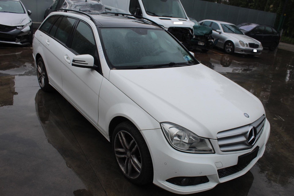 MERCEDES CLASSE C 180 W204 SW 2.2 D 88KW AUT 5P (2013) RICAMBI USATI AUTO IN PIAZZALE 