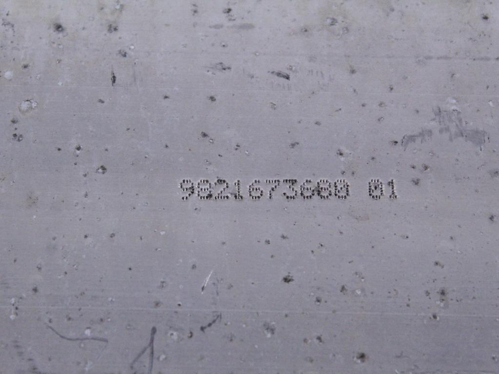 9821673680 TRAVERSA PARAURTI ANTERIORE OPEL COMBO E 1.6 D 73KW 5M 2P (2018) RICAMBIO USATO
