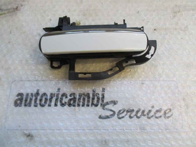 RIGHT FRONT DOOR HANDLE OEM N. 4F0837208B ORIGINAL PART ESED AUDI A6 C6 4F2 4FH 4F5 RESTYLING BER/SW/ALLROAD (10/2008 - 2011) DIESEL 27  YEAR OF CONSTRUCTION 2010