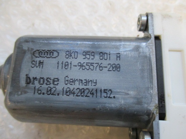 FRONT DOOR WINDSCREEN MOTOR OEM N. 8K0959801A SPARE PART USED CAR AUDI A6 C6 4F2 4FH 4F5 RESTYLING BER/SW/ALLROAD (10/2008 - 2011) - DISPLACEMENT 2.7 DIESEL- YEAR OF CONSTRUCTION 2010