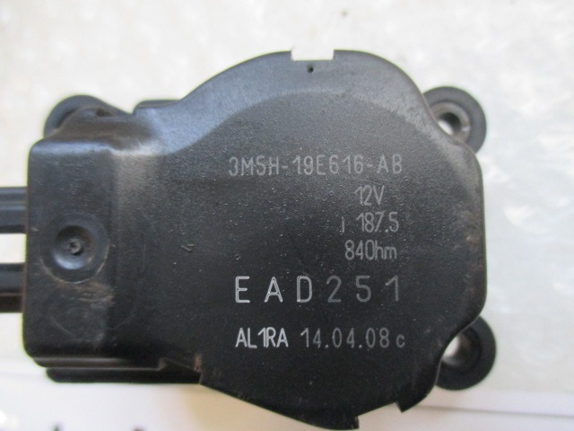 SET SMALL PARTS F AIR COND.ADJUST.LEVER OEM N. 3MSH-19E616-AB ORIGINAL PART ESED FORD FOCUS BER/SW (2008 - 2011) BENZINA 16  YEAR OF CONSTRUCTION 2008