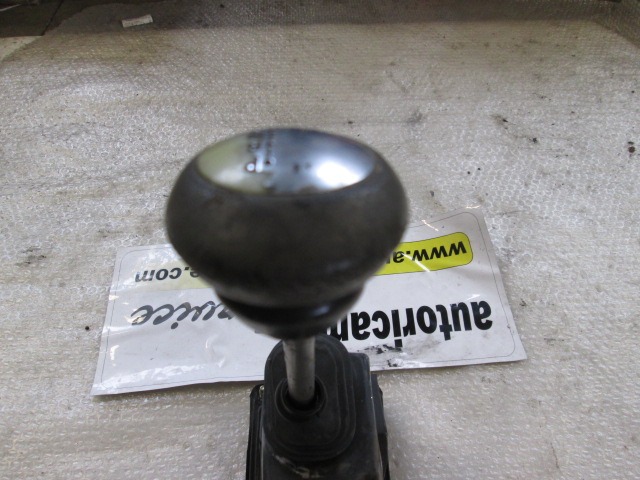 Automatic Shifter Trim With Boot OEM  RENAULT ESPACE / GRAND ESPACE (05/2003 - 08/2006)  30 DIESEL Year 2004 spare part used