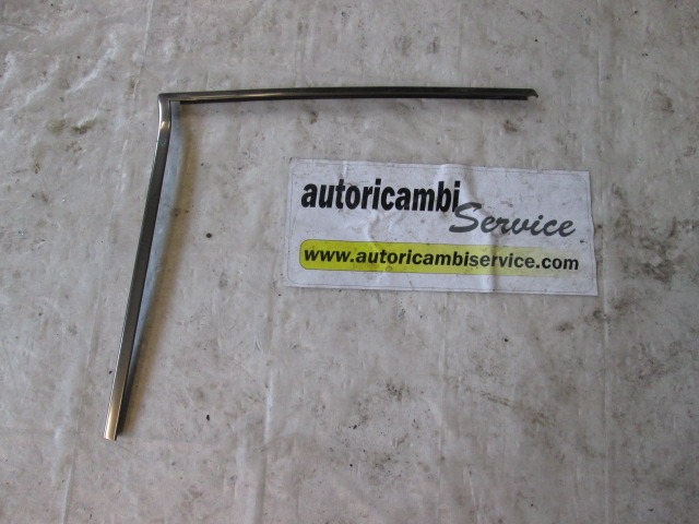 FINISHER, SIDE WINDOW OEM N.  ORIGINAL PART ESED MERCEDES CLASSE 190 W201 (1982 - 1993)BENZINA 20  YEAR OF CONSTRUCTION 1989