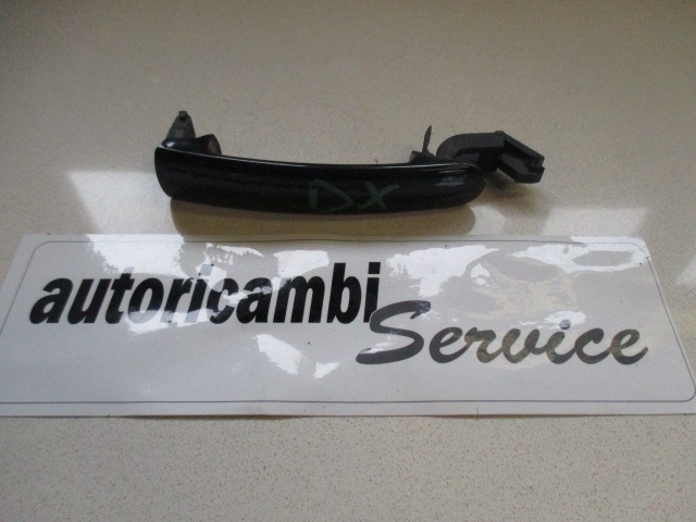 RIGHT FRONT DOOR HANDLE OEM N. 5K0837205D ORIGINAL PART ESED VOLKSWAGEN GOLF MK5 BER/SW (02/2004-11/2008) BENZINA/GPL 16  YEAR OF CONSTRUCTION 2009