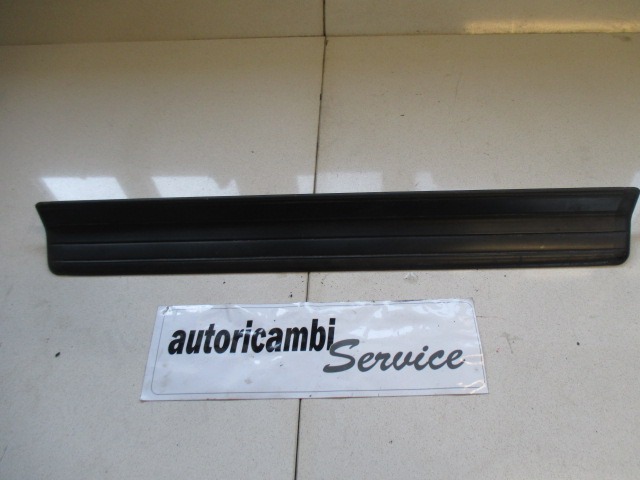 TRIM PANEL LEG ROOM OEM N. 8196129 ORIGINAL PART ESED BMW SERIE 3 E46 BER/SW/COUPE/CABRIO LCI RESTYLING (10/2001 - 2005) DIESEL 20  YEAR OF CONSTRUCTION 2002