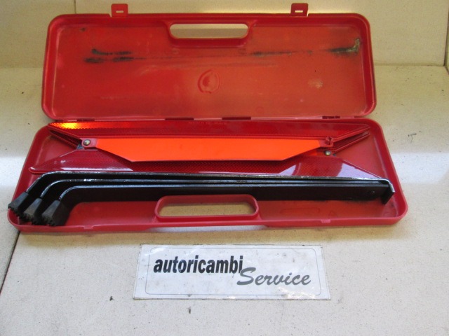 WARNING TRIANGLE/FIRST AID KIT/-CUSHION OEM N. AUDI ORIGINAL PART ESED AUDI A3 8L 8L1 3P/5P (1996 - 2000) DIESEL 19  YEAR OF CONSTRUCTION 1996
