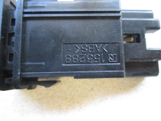 VARIOUS SWITCHES OEM N. 153288 ORIGINAL PART ESED TOYOTA AVENSIS VERSO (2001 - 2004) DIESEL 20  YEAR OF CONSTRUCTION 2004