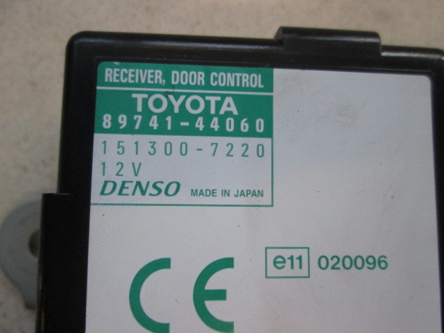 CONTROL OF THE FRONT DOOR OEM N. 151300-7220 ORIGINAL PART ESED TOYOTA AVENSIS VERSO (2001 - 2004) DIESEL 20  YEAR OF CONSTRUCTION 2004