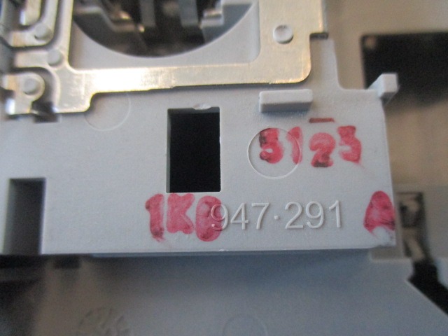 NTEROR READING LIGHT FRONT / REAR OEM N. 1K0947291A ORIGINAL PART ESED VOLKSWAGEN GOLF PLUS MK1 (2004 - 2009) DIESEL 20  YEAR OF CONSTRUCTION 2005