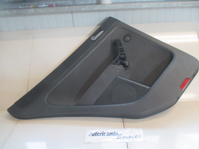 DOOR TRIM PANEL OEM N.  ORIGINAL PART ESED VOLKSWAGEN GOLF PLUS MK1 (2004 - 2009) DIESEL 20  YEAR OF CONSTRUCTION 2005