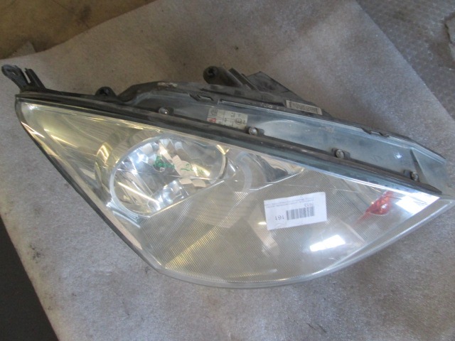 HEADLIGHT RIGHT OEM N. 1152095 SPARE PART USED CAR FORD FOCUS BER/SW (1998-2001) DISPLACEMENT 18 DIESEL YEAR OF CONSTRUCTION 2001