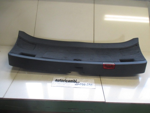 BOOT LID/TAILGATE PUSH-BUTTON OEM N. 8E9867979B ORIGINAL PART ESED AUDI A4 8EC 8ED 8HE B7 BER/SW/CABRIO (2004 - 2007) DIESEL 19  YEAR OF CONSTRUCTION 2005