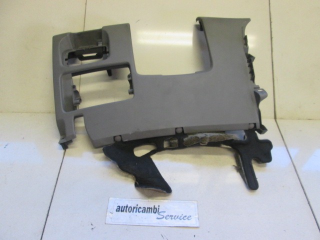 MOUNTING PARTS, INSTRUMENT PANEL, BOTTOM OEM N. 8200140742 ORIGINAL PART ESED RENAULT SCENIC/GRAND SCENIC (2003 - 2009) DIESEL 15  YEAR OF CONSTRUCTION 2004