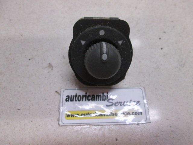 SWITCH ELECTRIC MIRRORS OEM N.  ORIGINAL PART ESED FIAT QUBO (DAL 2008) DIESEL 13  YEAR OF CONSTRUCTION 2009