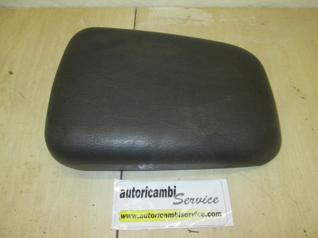 ARMREST, CENTRE CONSOLE OEM N. 0SF611K5AA ORIGINAL PART ESED JEEP GRAND CHEROKEE (1999 - 04/2005) BENZINA/GPL 47  YEAR OF CONSTRUCTION 2000