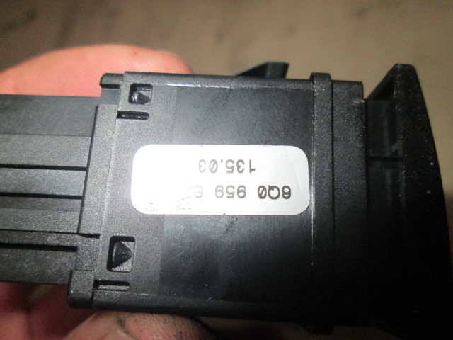 VARIOUS SWITCHES OEM N. 6Q095962 ORIGINAL PART ESED VOLKSWAGEN POLO (10/2001 - 2005) DIESEL 14  YEAR OF CONSTRUCTION 2003
