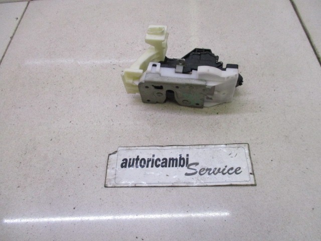 CENTRAL REAR RIGHT DOOR LOCKING OEM N. 2S4AA26412 ORIGINAL PART ESED FORD MONDEO BER/SW (2000 - 2007) DIESEL 22  YEAR OF CONSTRUCTION 2006
