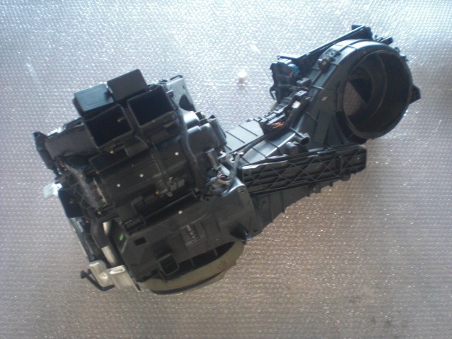 HEATER CORE UNIT BOX COMPLETE WITH CASE . OEM N. 1K1819007 ORIGINAL PART ESED AUDI A3 8P 8PA 8P1 (2003 - 2008)DIESEL 20  YEAR OF CONSTRUCTION 2003