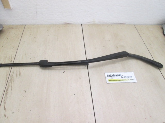 WINDSHIELD WIPER BLADES . OEM N. BMW ORIGINAL PART ESED BMW SERIE 3 BER/SW/COUPE/CABRIO E90/E91/E92/E93 LCI RESTYLING (09/2008 - 2012) DIESEL 20  YEAR OF CONSTRUCTION 2008