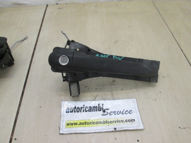 RIGHT FRONT DOOR HANDLE OEM N. 1687660001 ORIGINAL PART ESED MERCEDES CLASSE A W168 5P V168 3P 168.031 168.131 (1997 - 2000) DIESEL 17  YEAR OF CONSTRUCTION 1998