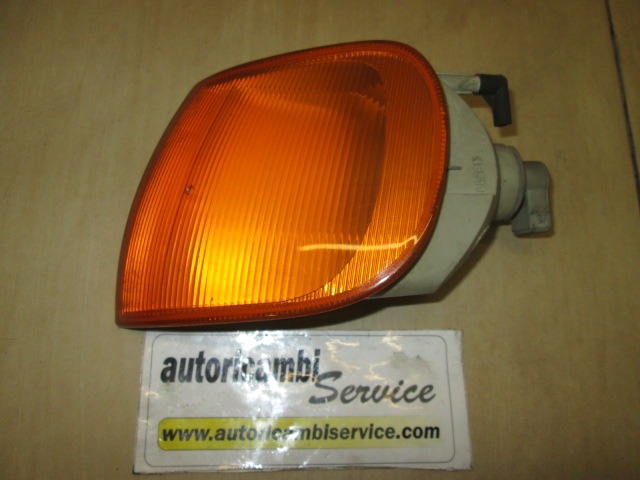 ADDITIONAL TURN INDICATOR LAMP OEM N.  ORIGINAL PART ESED VOLKSWAGEN POLO (11/1994 - 01/2000)DIESEL 19  YEAR OF CONSTRUCTION