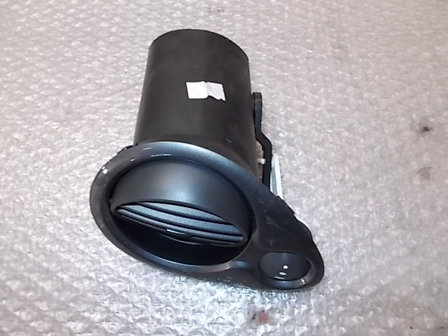 AIR OUTLET OEM N. 7701061206 ORIGINAL PART ESED RENAULT CLIO (05/2009 - 2013) BENZINA 12  YEAR OF CONSTRUCTION 2011