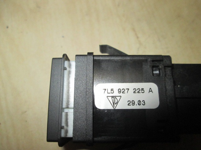 VARIOUS SWITCHES OEM N. 7L5927225A ORIGINAL PART ESED PORSCHE CAYENNE (2003 -2008) BENZINA 45  YEAR OF CONSTRUCTION 2003