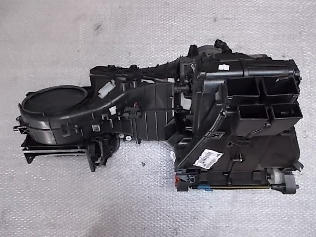 HEATER CORE UNIT BOX COMPLETE WITH CASE . OEM N. 1K1819007 ORIGINAL PART ESED VOLKSWAGEN TOURAN 1T1 (2003 - 11/2006) DIESEL 19  YEAR OF CONSTRUCTION 2007