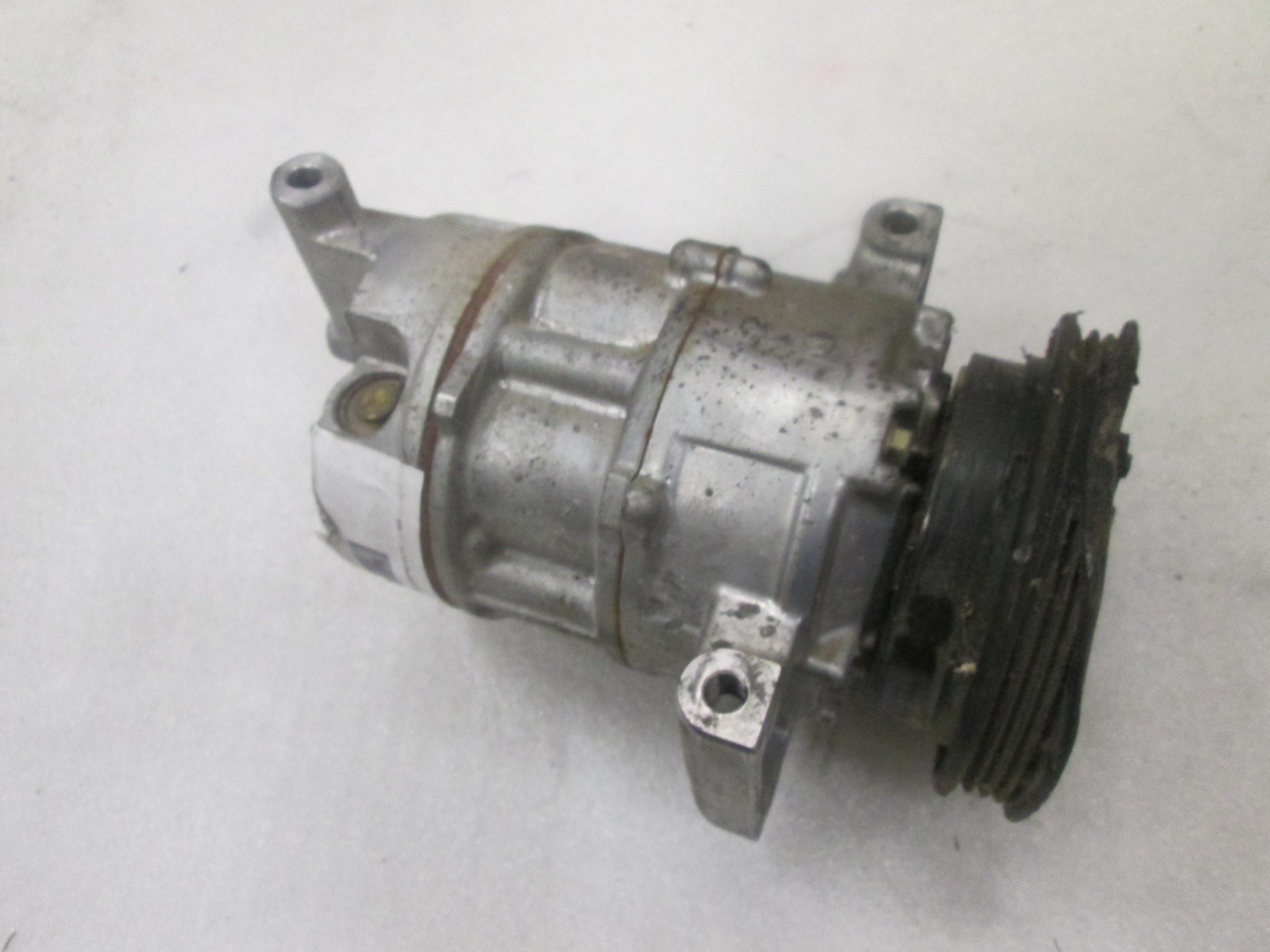 AIR-CONDITIONER COMPRESSOR OEM N. 46809223 SPARE PART USED CAR FIAT STILO 192 BER/SW (2001 - 2004) DISPLACEMENT 16 BENZINA YEAR OF CONSTRUCTION 2001